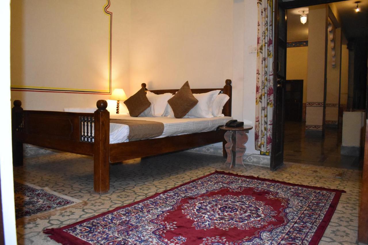 Hotel Nawal Sagar Palace - Būndi Exteriör bild