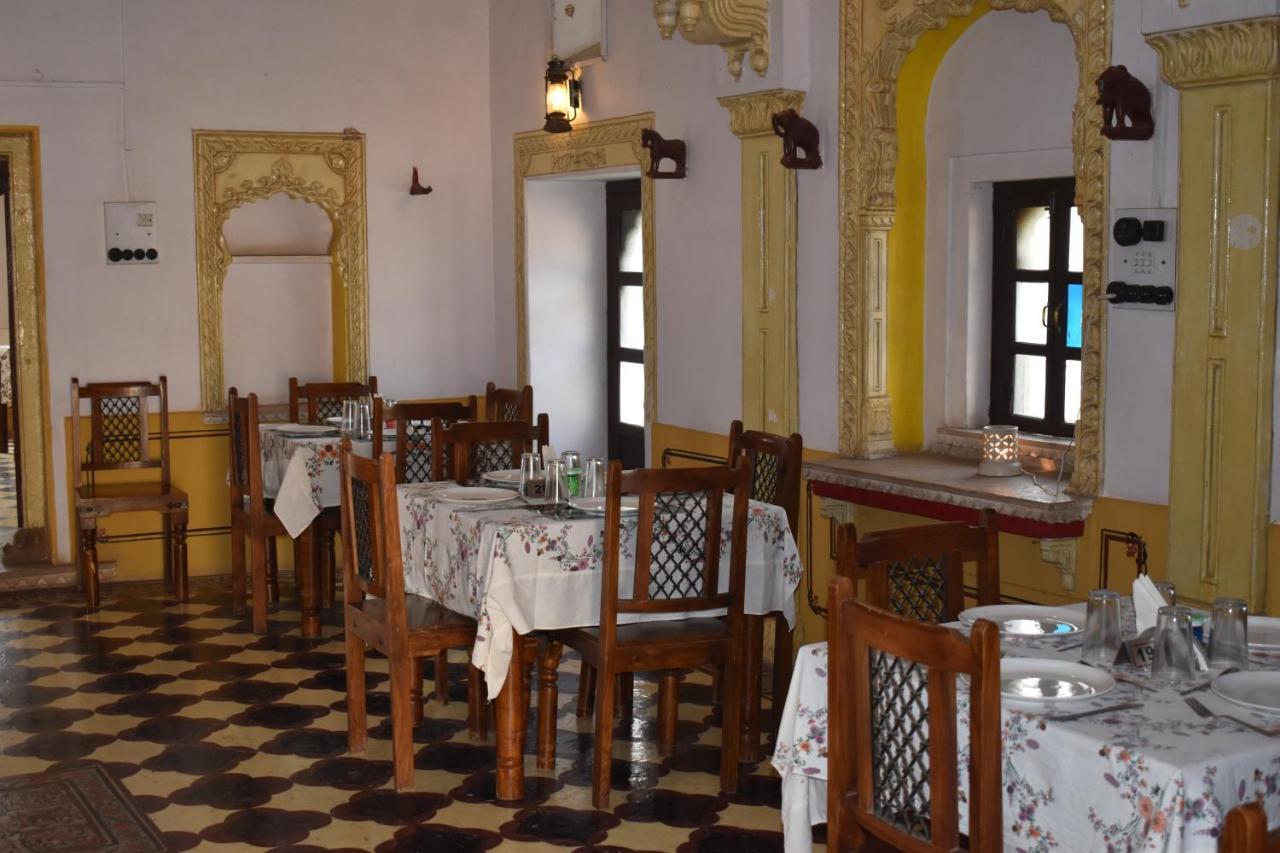 Hotel Nawal Sagar Palace - Būndi Exteriör bild