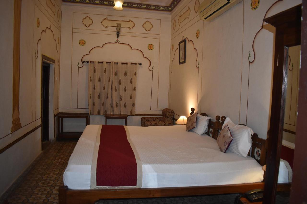 Hotel Nawal Sagar Palace - Būndi Exteriör bild