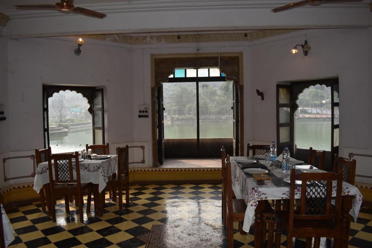 Hotel Nawal Sagar Palace - Būndi Exteriör bild