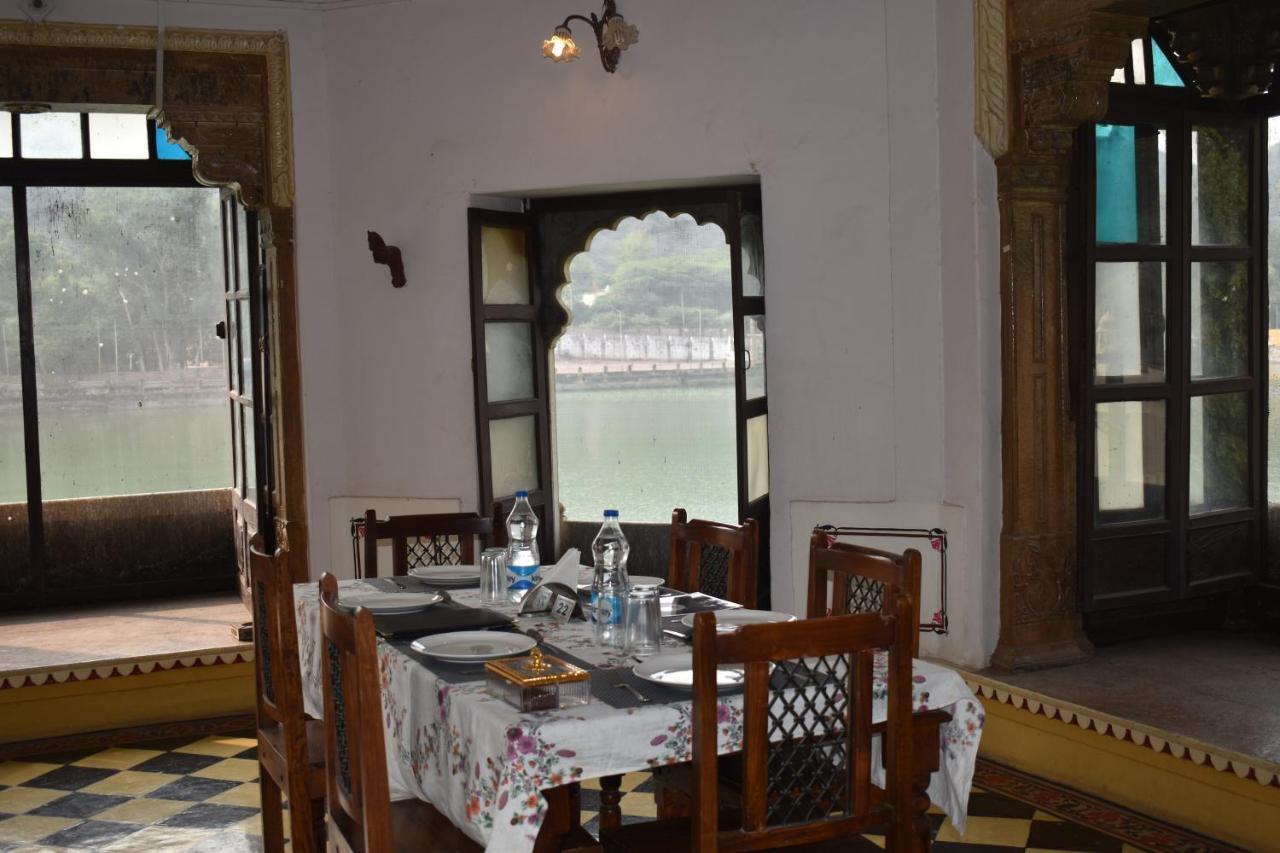 Hotel Nawal Sagar Palace - Būndi Exteriör bild